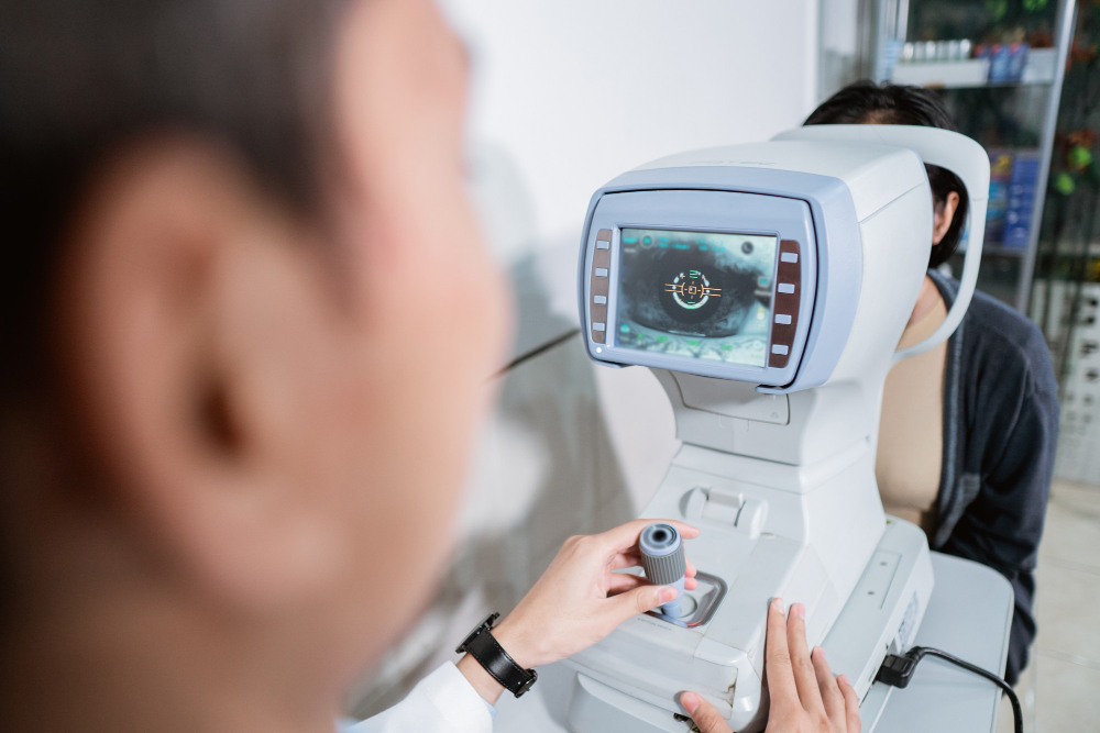 Laser Eye Surgery: Transform Your Vision at Eye Clinic and Laser Centre in Pune 2025